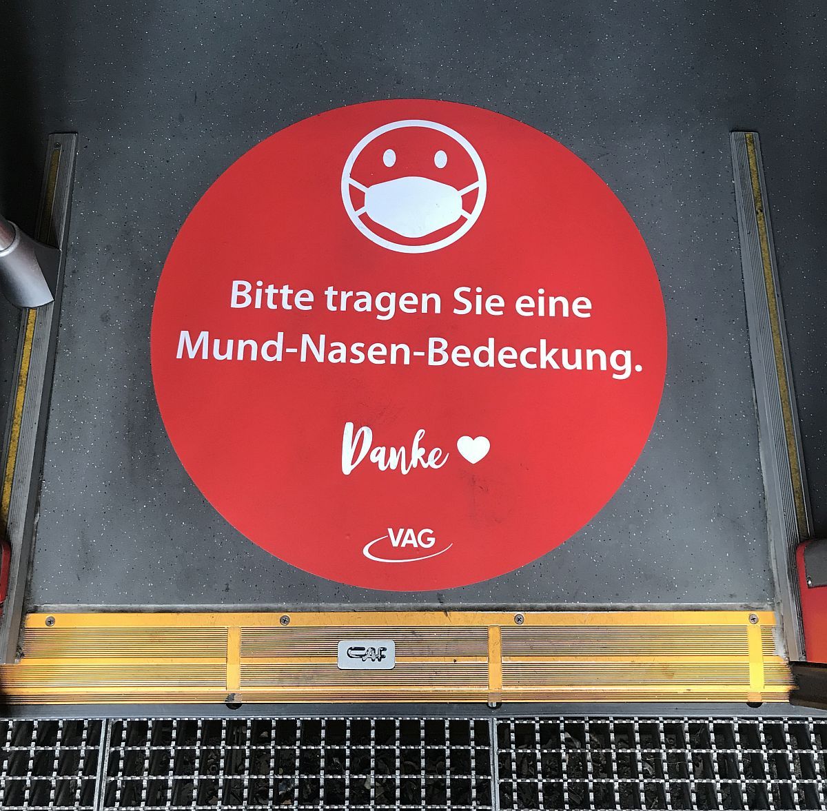 Maskenplficht Aufkleber VAG