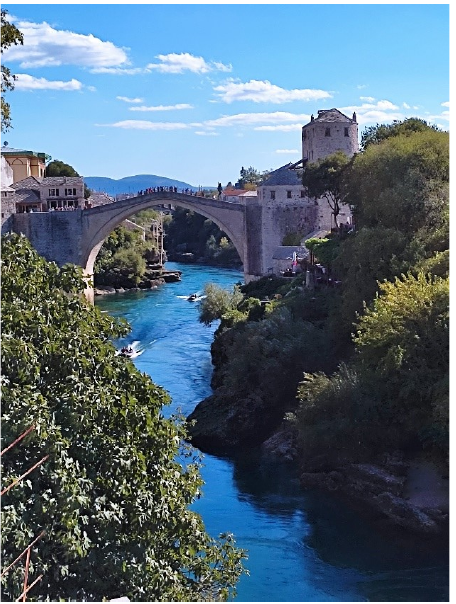 Brücke über Fluß