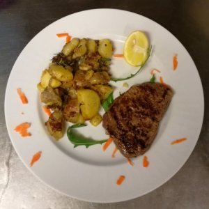 Mittagstisch La Piazza Steak mit Kartoffeln edited