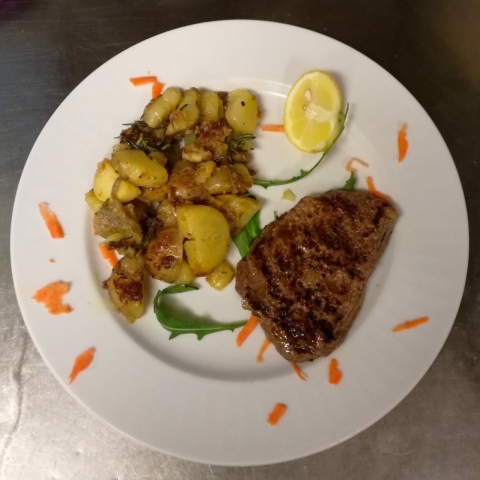 Mittagstisch La Piazza Steak mit Kartoffeln edited