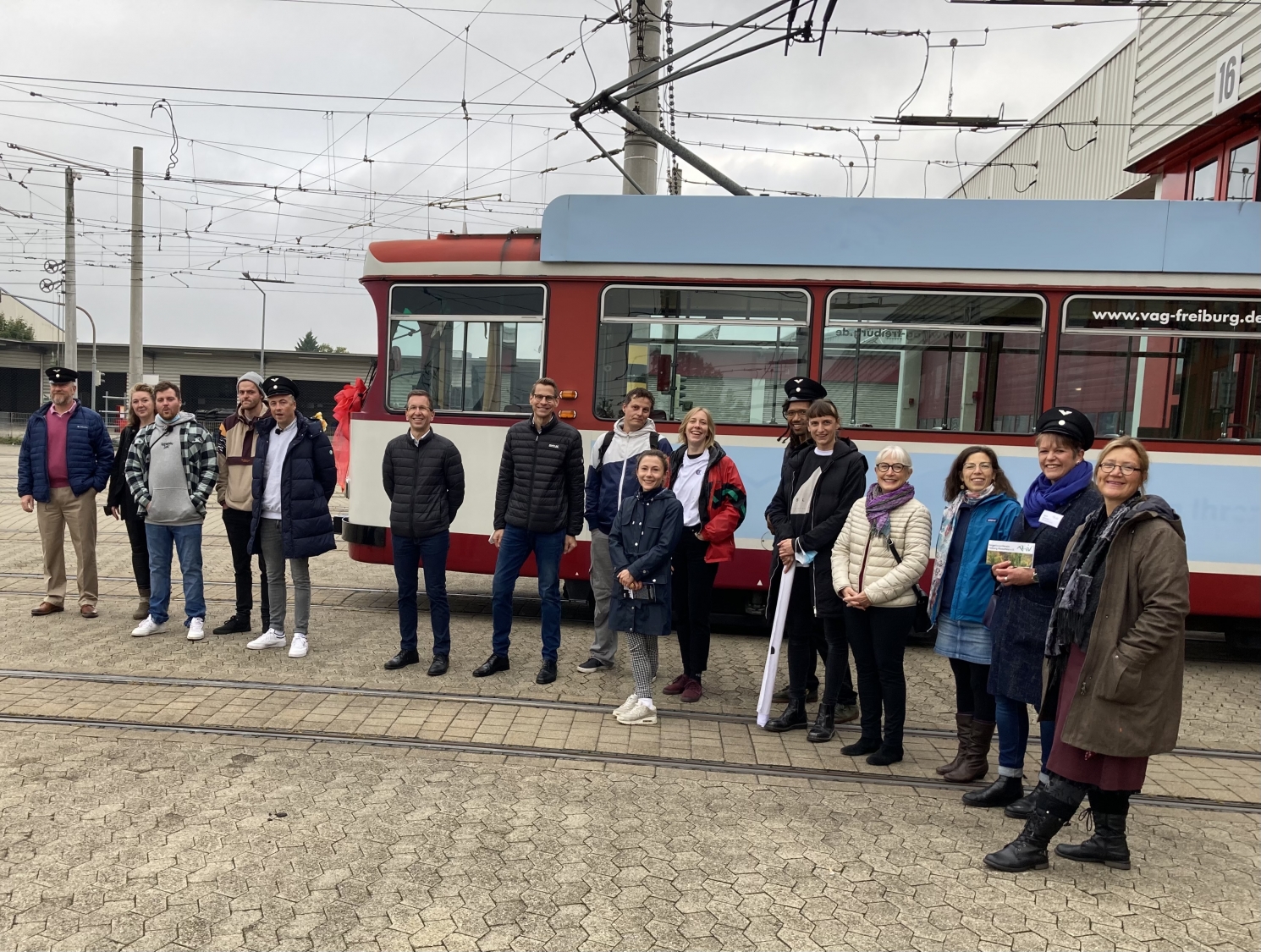 Gruppenfoto straßenbahn geschenk