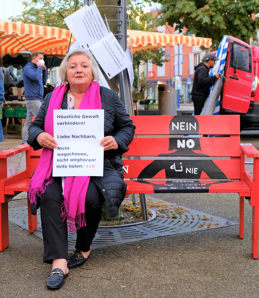 gemeinderaetin irene vogel rote bank Foto PG