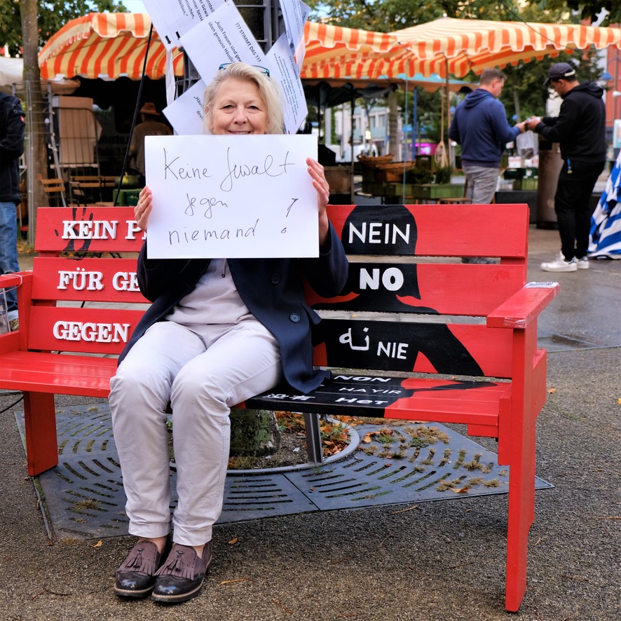 rote bank rieselfeld keine gewalt gegen niemand