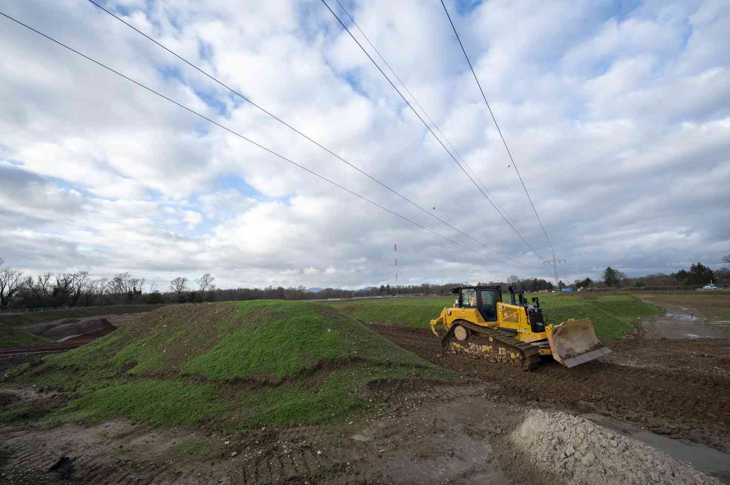 Kommunen, Dietenbach, Gesellschaft, ASF, Wohnen, Ein Bagger am 09.12.2021 auf dem Dietenbachgelände.