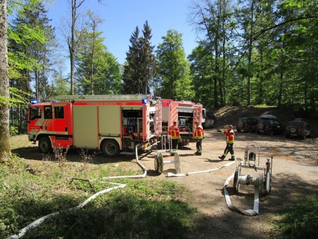 22 04 forst feuerwehr im wald 1 Bild Stadt Freiburg