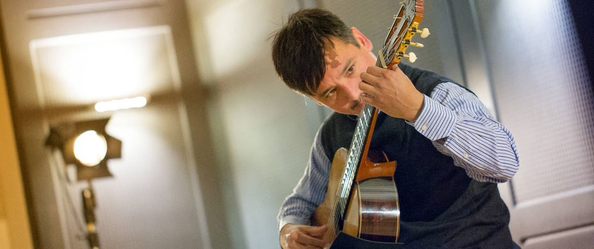 Groovy Latin Guitar mit Rodrigo Guzman HB