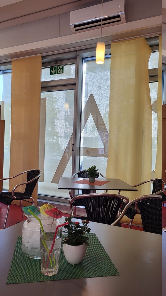 Cafè COOL! Kälteinsel dank Klimaanlage!