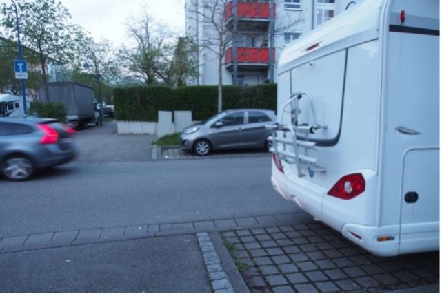 Tiefgaragenausfahrt mit Wohnmobil