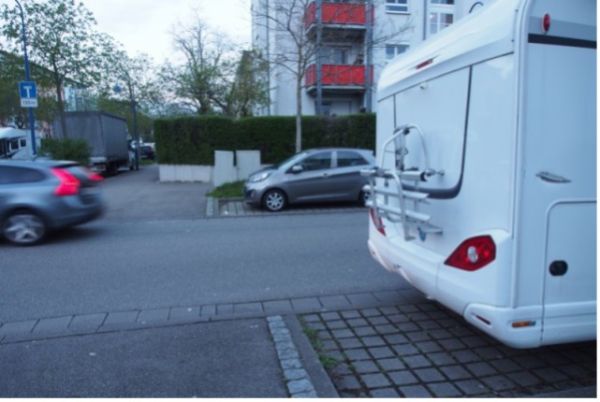 Tiefgaragenausfahrt mit Wohnmobil