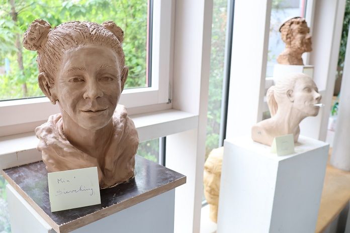 Ausstellung von Büsten