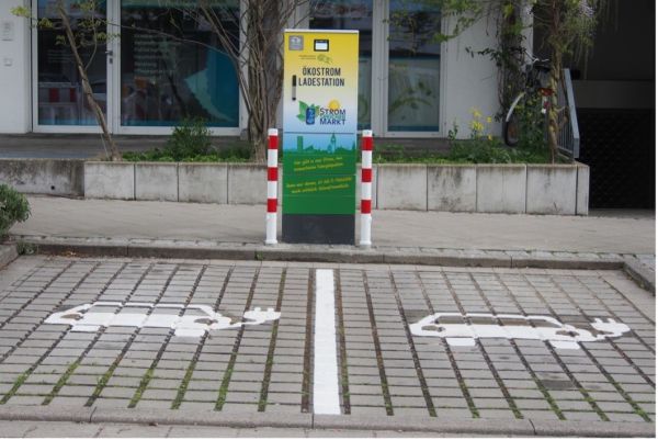 Öffentliche Ökostromtankstelle im Rieselfeld